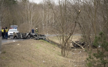 Két nő, négy férfi és egy gyerek halt meg a mezőörsi balesetben