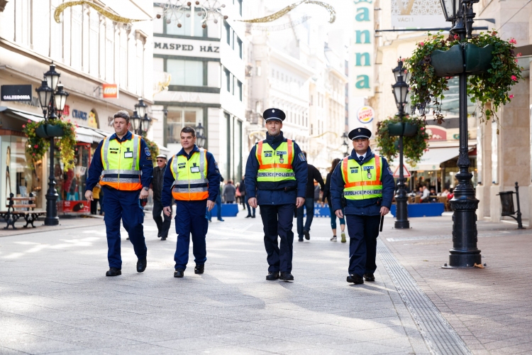 Kiemelten figyel a rendőrség a forgalmas helyszínekre